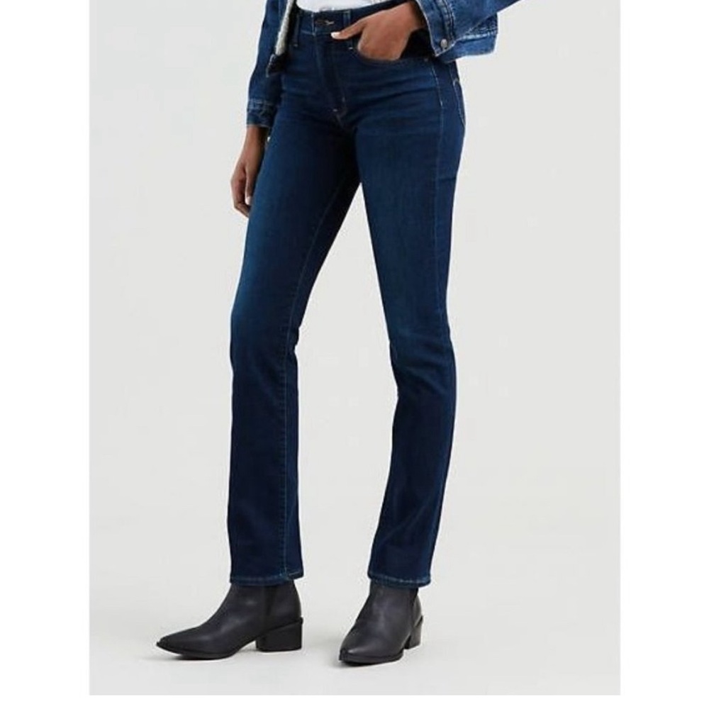 New without tags Levi's Women's 27x30 724 High Rise Straight Leg Jeans